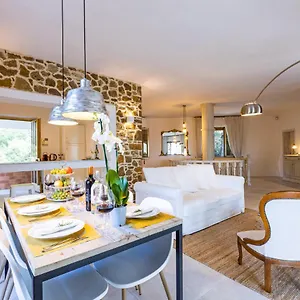 https://villa-cesarina_amazing-renovated-villa-with.it-tuscanyhotel.com